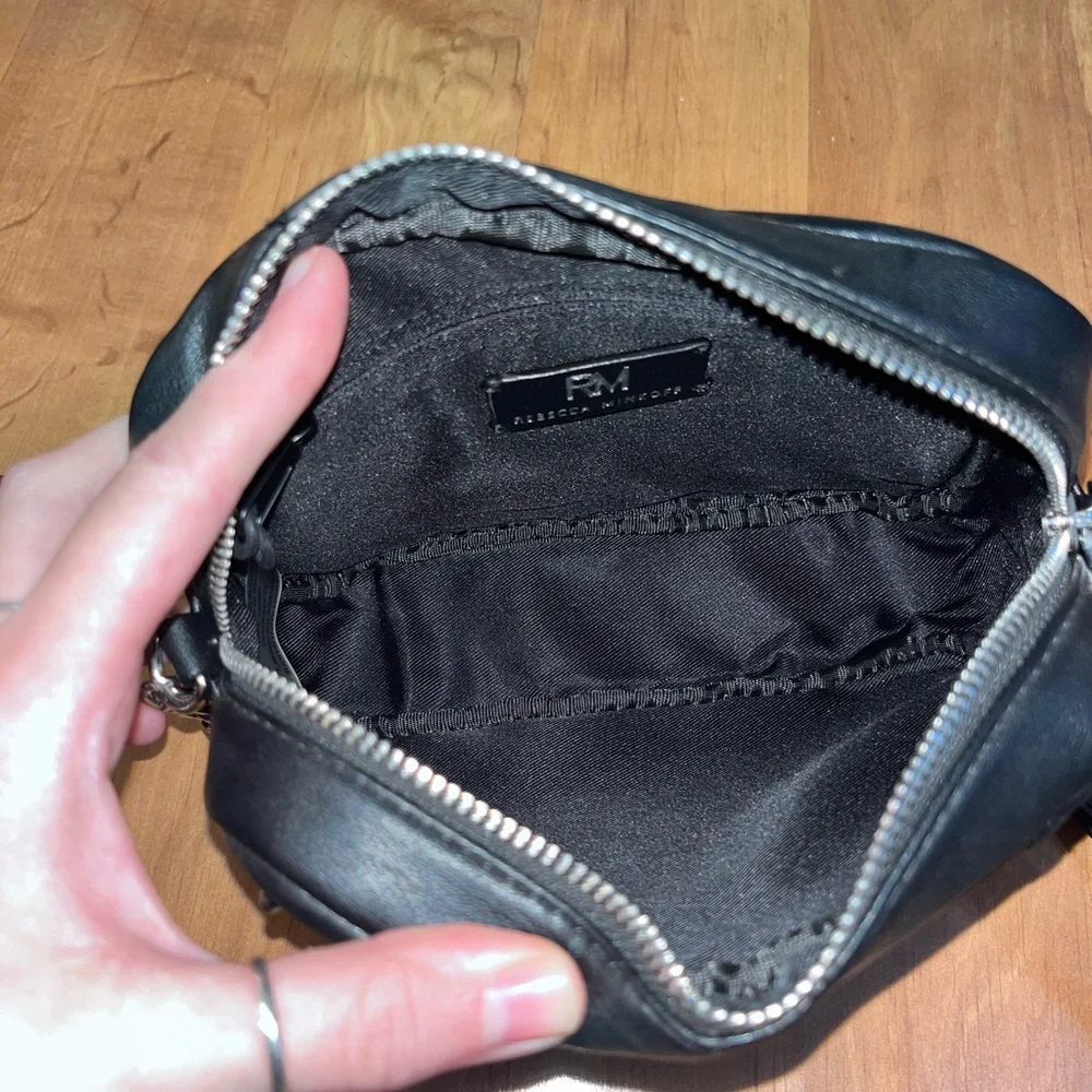 NWOT Rebecca Minkoff Black Quilted Cross Body - Picture 4 of 8